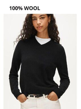 NWOT 100% Wool Black V-neck Jumper Sweater Medium